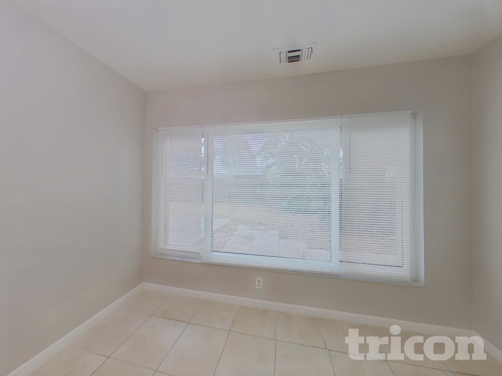 Building Photo - 2020 Magnolia Dr