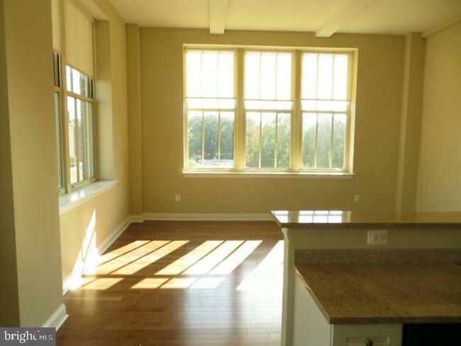 Building Photo - 312 Walnut St