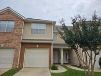 Building Photo - Townhome Off The Parkway With 1 Car Garage