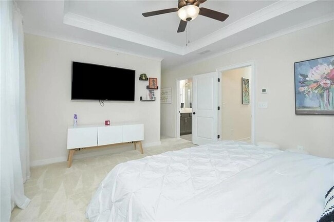 Building Photo - 2048 Holtz Ln