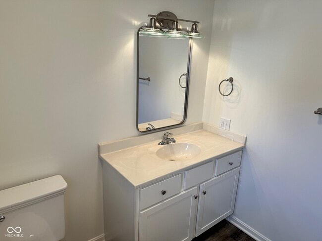 Building Photo - 103 S Nebraska St