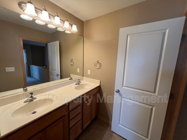 Building Photo - 662 86th St