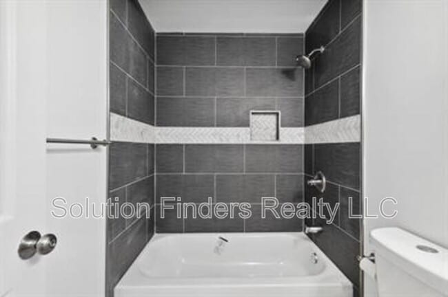 Building Photo - 3458 6th St
