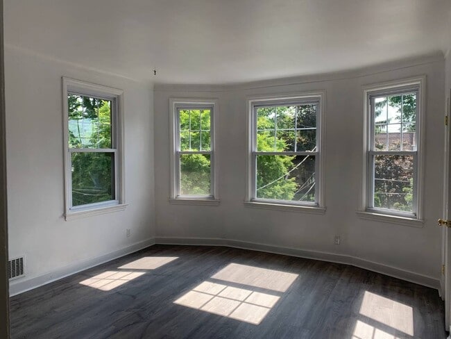 Building Photo - 405 Bement Ave