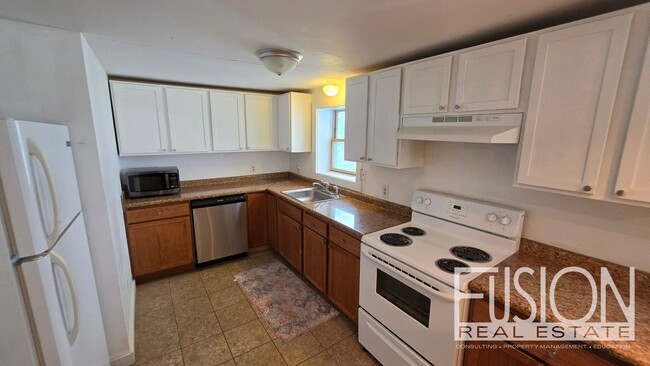 Building Photo - Rare 5-Bedroom Home in a Prime Burlington Location