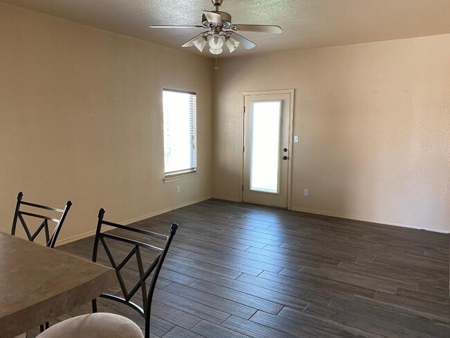 Building Photo - Mesquite Hills. 3 bedrooms, 2 full baths, ...