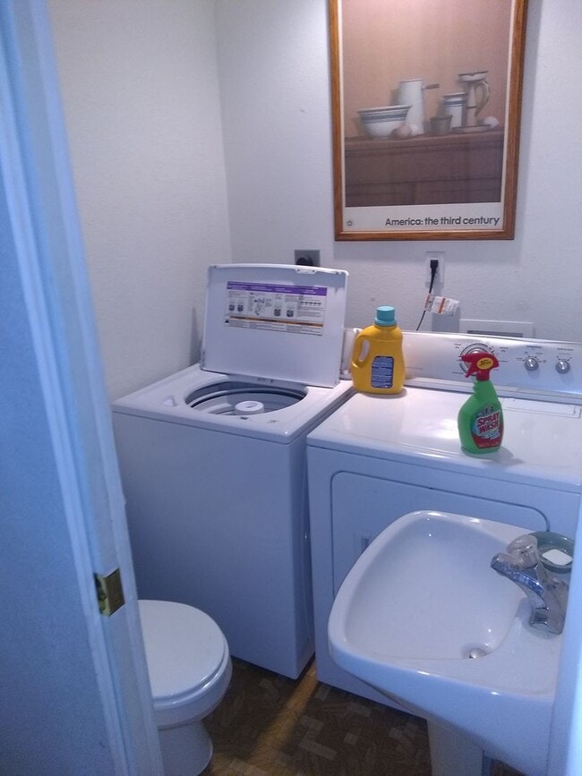 Building Photo - 7 month Lease -3bd/2.5ba Fully Furnished S...