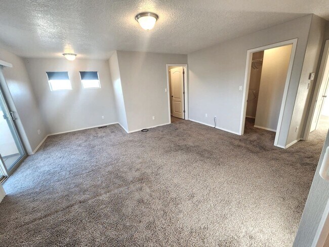 Building Photo - Amazing 3 bedroom on Westside! Coors/Ladera. Close to Petroglyphs, I-40.