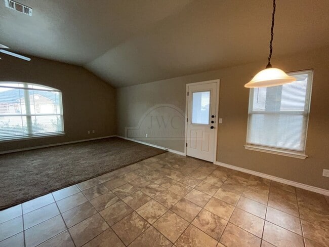 Building Photo - 203 Sladecek Dr