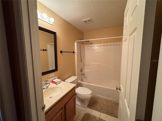 Building Photo - 712 Waxwing Ct