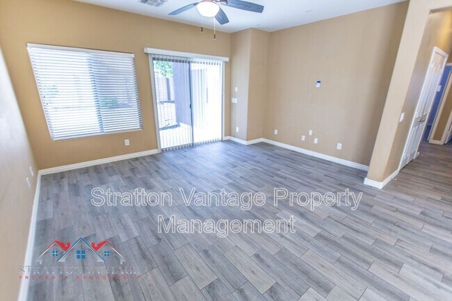 Building Photo - 4710 E Austin Ln