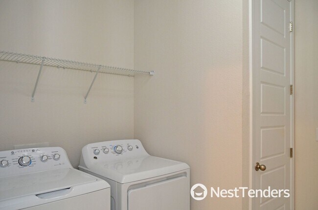 Building Photo - Like New Four Bedroom in Fernandina!
