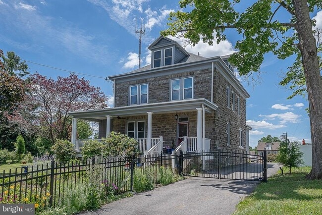 Building Photo - 7350 Ridge Ave