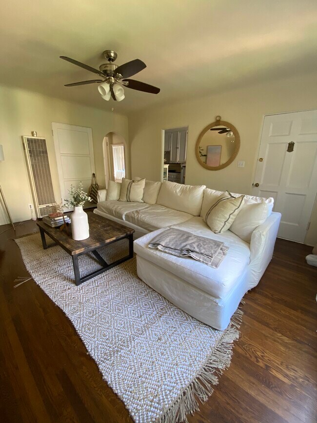 Building Photo - 814 14th St