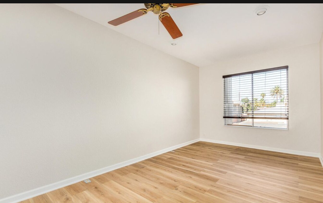 Building Photo - 4482 W Palmaire Ave