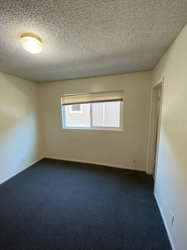 Building Photo - 6679 Del Playa Dr