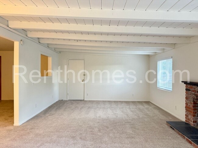 Building Photo - 5281 Constitution Rd