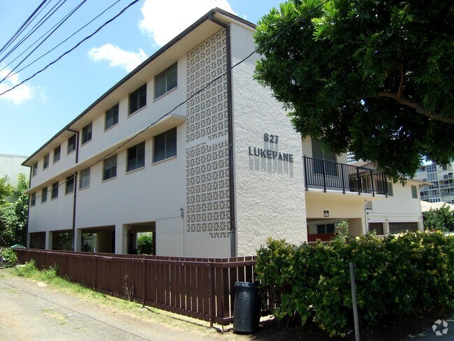 Building Photo - 827 Lukepane Ave