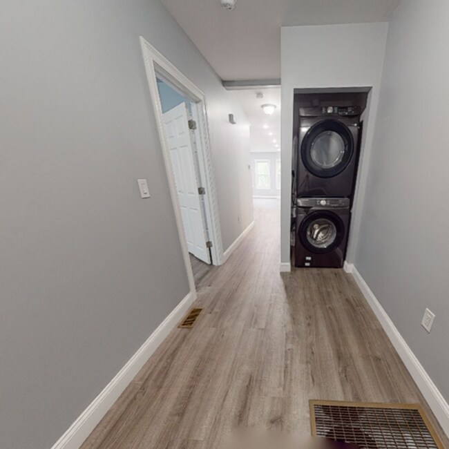 Building Photo - 2-Bed + 2-Bath with Garage Parking West Newton