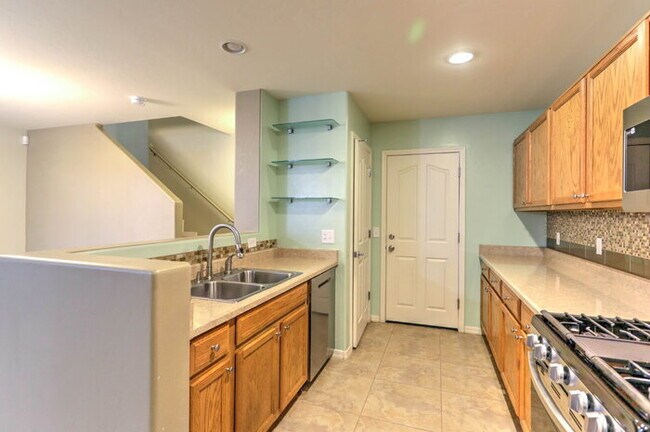 Building Photo - Rancho Sahuarita