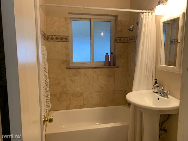 Building Photo - 1160 S Harrison St