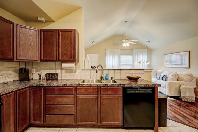 Building Photo - Turnkey Living in Owasso, Stylish Furnished 3-Bed Home with Pond & 2-Car Garage!