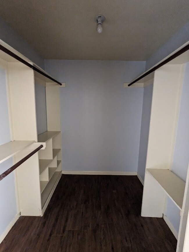 Building Photo - 7003 Livery Ln