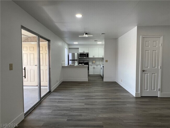 Building Photo - 5080 Indian River Dr