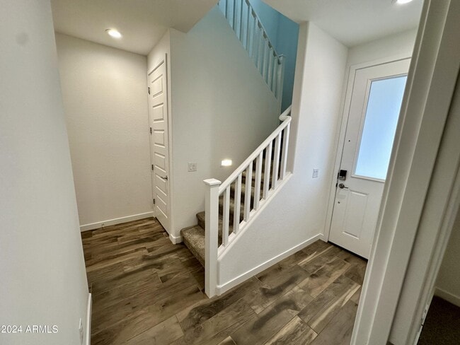 Building Photo - 4043 E Brisa Dr