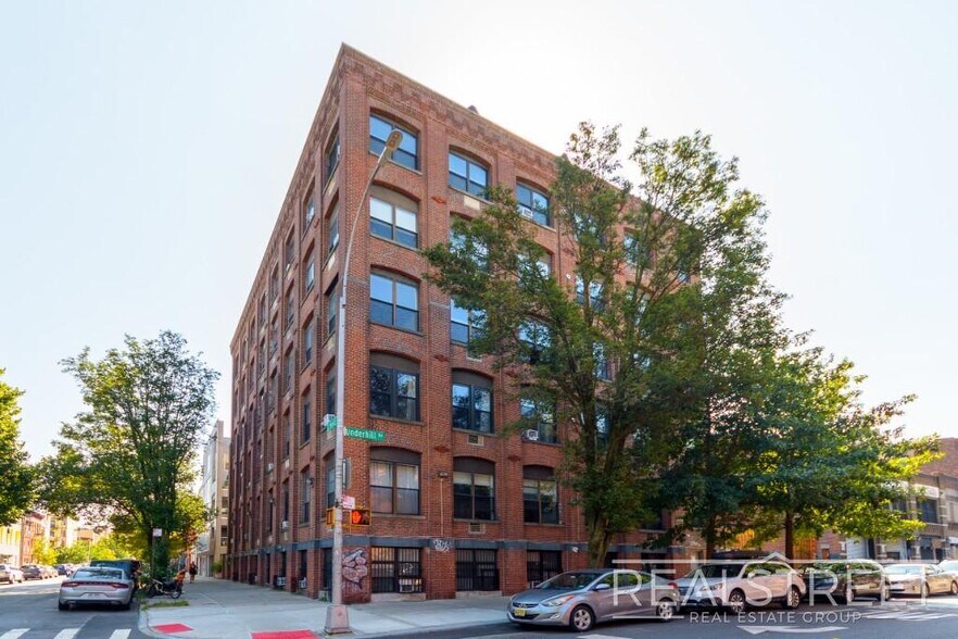 Building Photo - Underhill Avenue