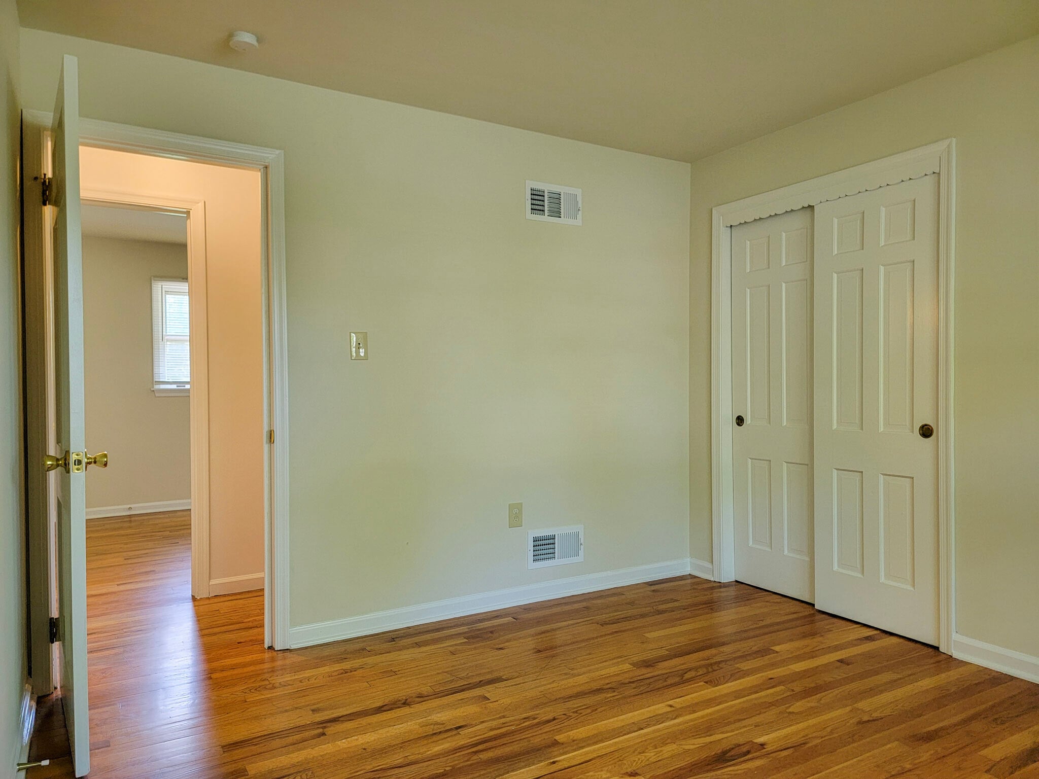 Building Photo - 1404 Carlton Dr