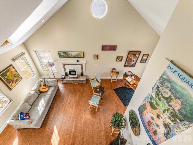 Building Photo - 14 Hildebrand St