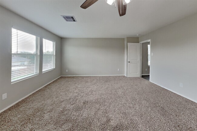 Building Photo - 5010 Diamondcliff Ct