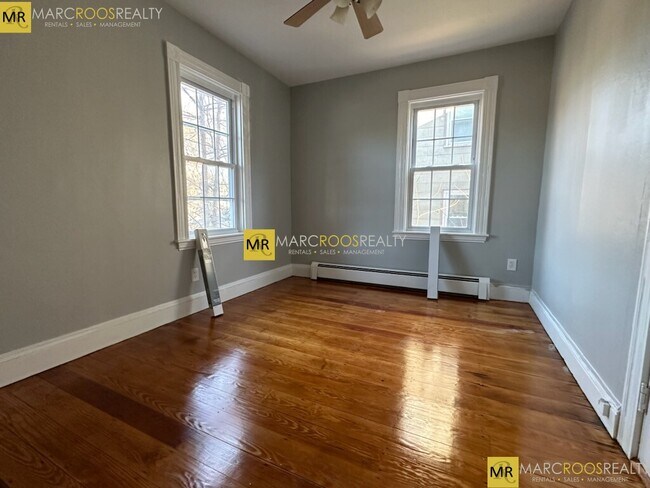 Building Photo - 137 Nonantum St