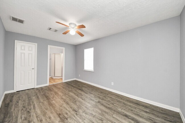 Building Photo - 6817 Anderson St