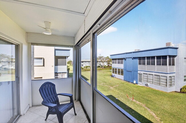 Building Photo - 173 Flanders C