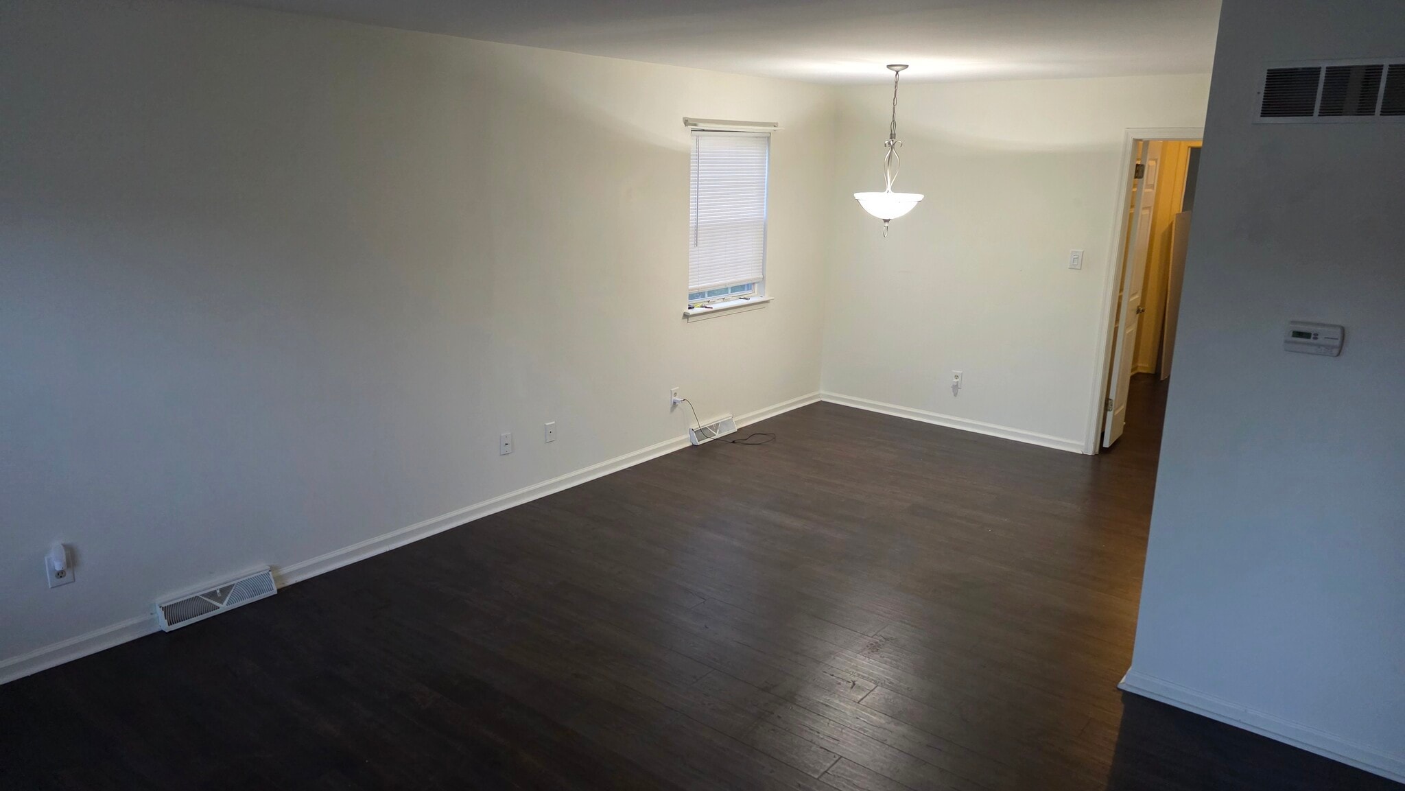Dining area - 44 S Lansdowne Ave