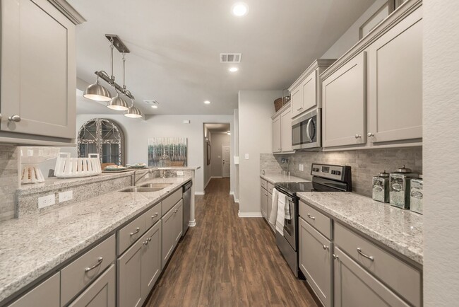 Building Photo - 2845 Papa Bear Dr