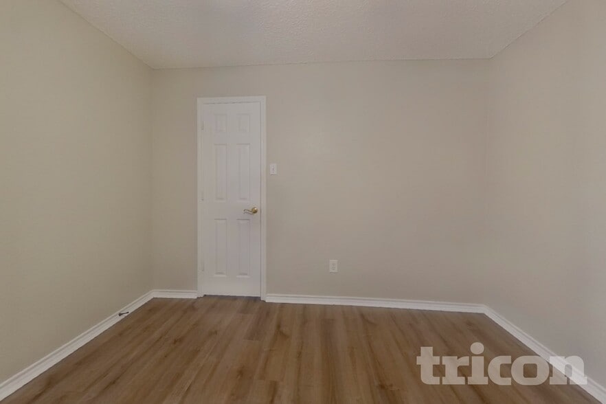 Building Photo - 509 Live Oak Dr