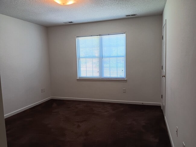 Building Photo - 743 Treasure Dr SW