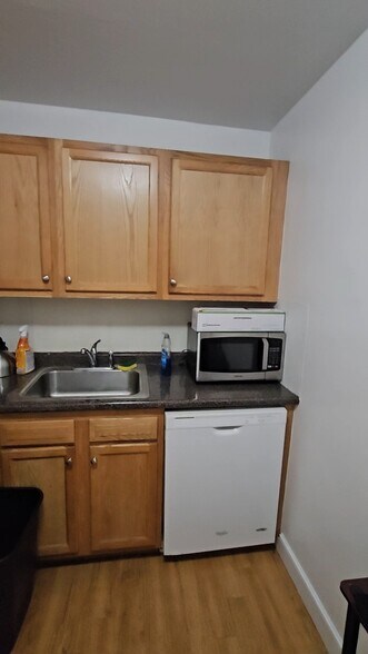 Building Photo - 318 Tappan St