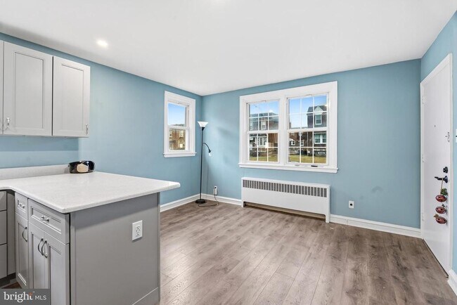 Building Photo - 7318 Frontenac St