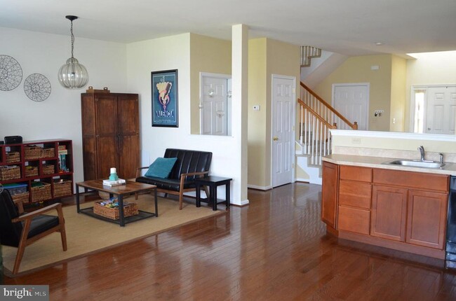 Building Photo - 5255 Spring Ridge Dr E