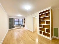 Building Photo - 2 bedroom in Bronx NY 10463