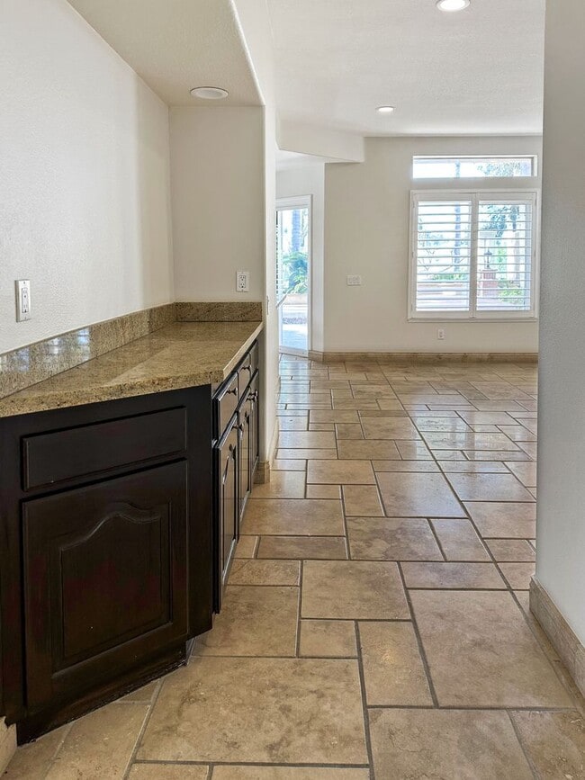 Building Photo - Beautiful Marina Hills Home!