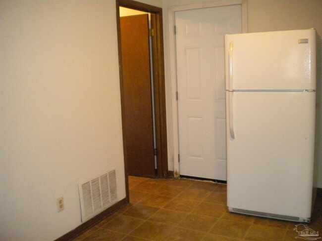 Building Photo - 2790 Villa Woods Cir