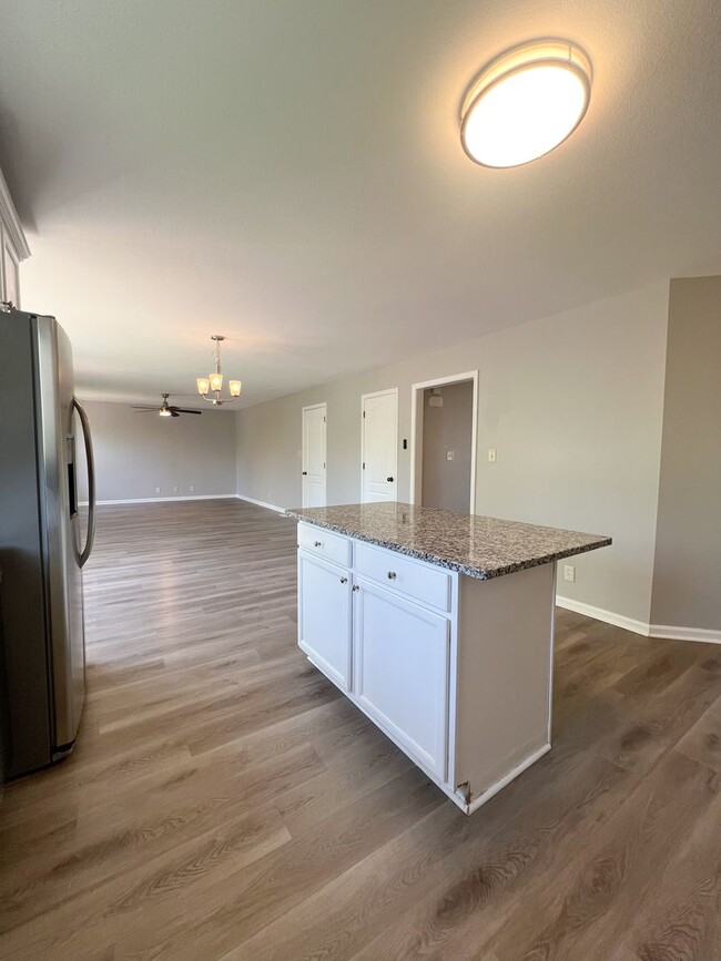 Building Photo - Beautiful 3-Bedroom Home with Bonus Room, ...