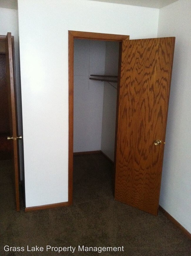 Building Photo - 6106 Lyndale Ave S