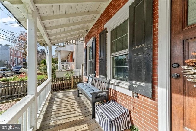 Building Photo - 131 E Union St