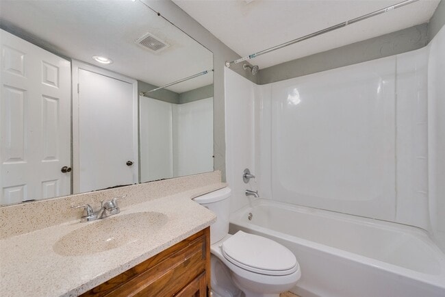 Building Photo - 209 N St Johns Dr